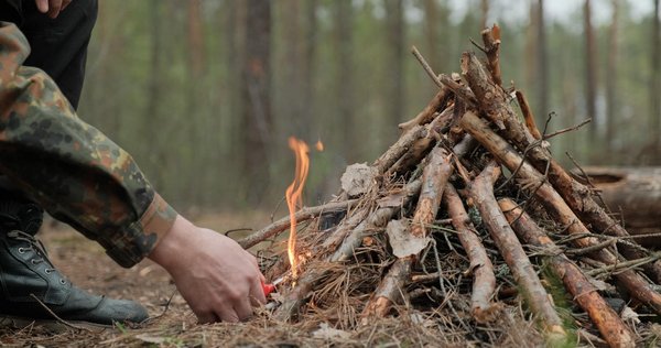 Quelles sont les raisons de choisir un briquet tempête ?