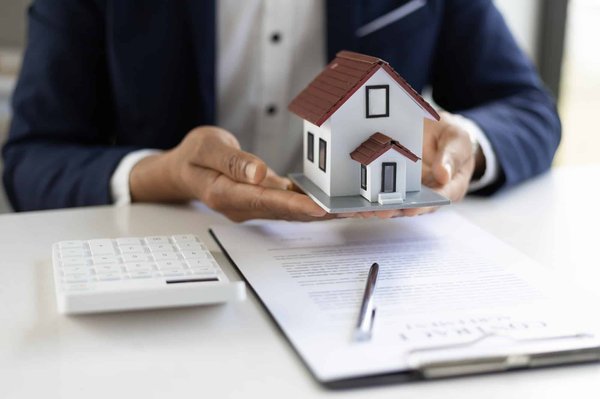 Comment établir un contrat de location solide et conforme ?